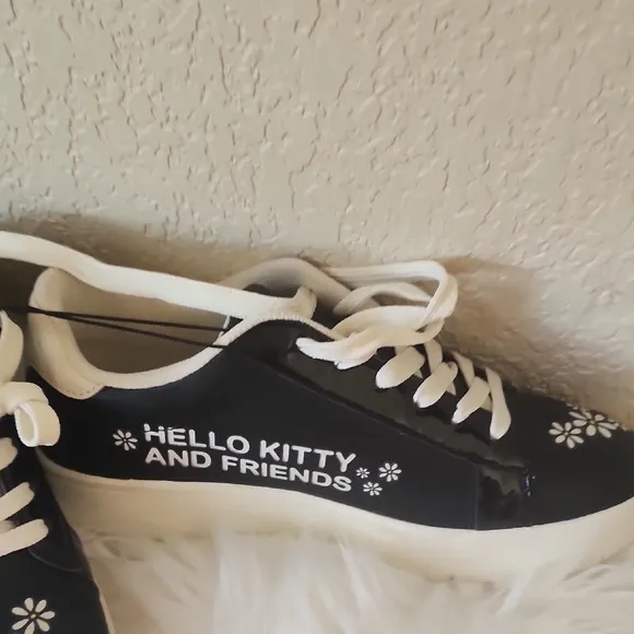 Forever 21 Black and White Sneakers SIZE 7 with HELLO KITTY &amp; FRIENDS