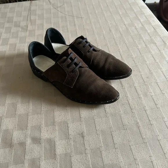 Freda Salvador Wit D’Orsay Suede Oxford Lace Up Loafers