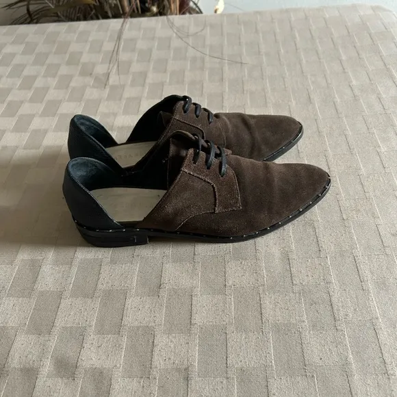 Freda Salvador Wit D’Orsay Suede Oxford Lace Up Loafers