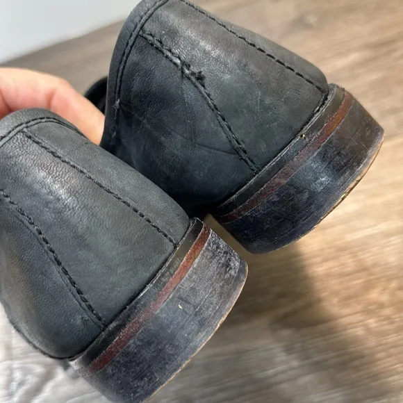 Free people black leather loafers  size 41 (d198)