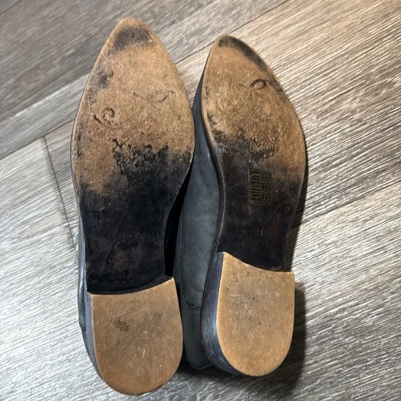 Free people black leather loafers  size 41 (d198)