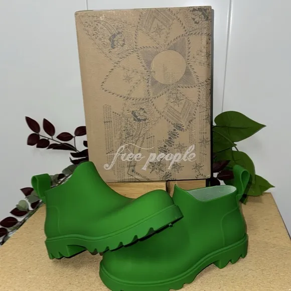 Free People High Street Rain Boots (6-A0008) (9-S5) (6-S5)
