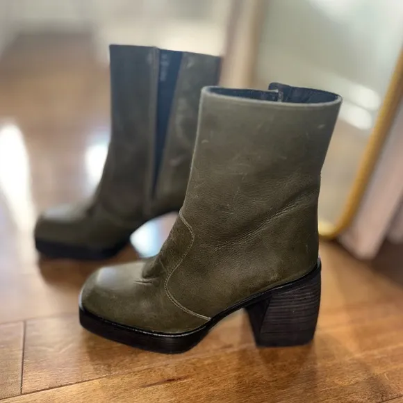 Free People ruby Platform ankle boots size 36 (5.5 US) never worn - Olive Green