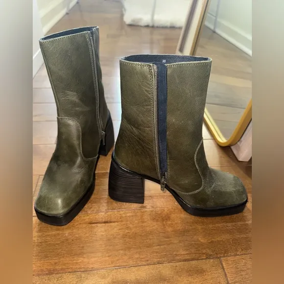 Free People ruby Platform ankle boots size 36 (5.5 US) never worn - Olive Green