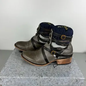 Freebird by Steven Women's 7 Crue Gray Multi Leather Ankle Boots
