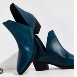 Free People Blue Charm Double V Ankle Boots US 6.5