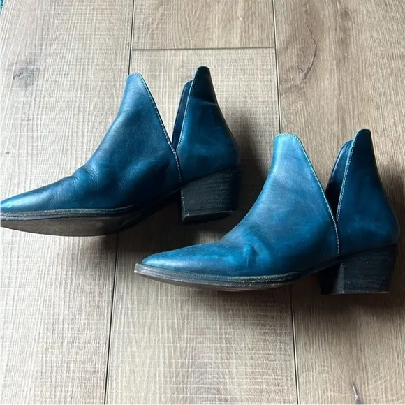 Free People Blue Charm Double V Ankle Boots US 6.5