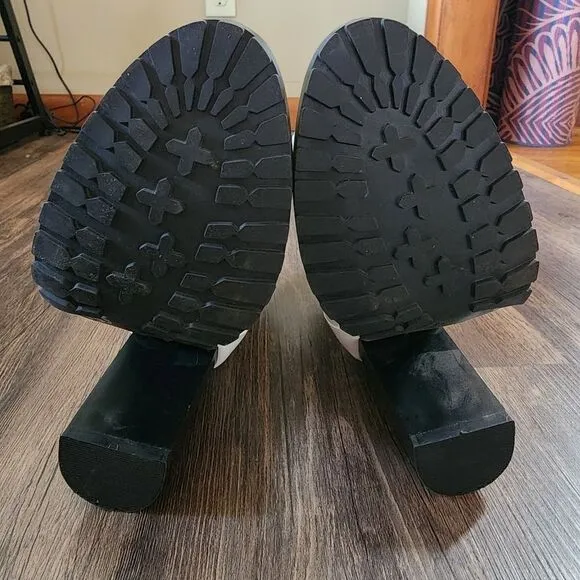 French Connection Vegan Leather Heeled Boots Ivory Black Pull On Size 8