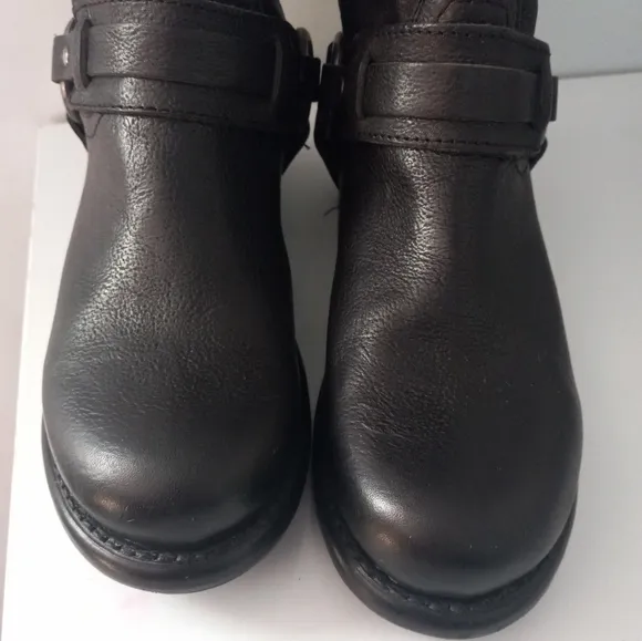 Frye Black Combat Boots with Mid-Calf Height and Rugged DesignFrye Harness Boots