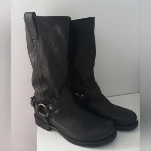 Frye Black Combat Boots with Mid-Calf Height and Rugged DesignFrye Harness Boots