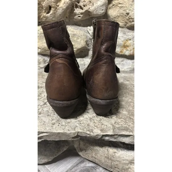 FRYE Brown Distressed Leather Almond Toe Cone Heel Zipper Buckle Ankle Boots 9