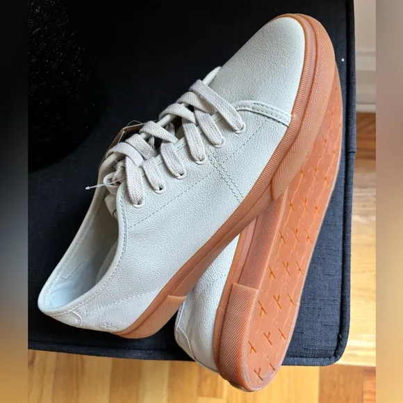 Frye Gia White Sneakers with Tan Soles Genuine Leather Size 8.5 Women’s