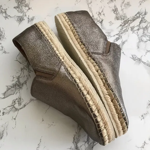 Frye Isbel Espadrilles metallic leather 9 bronze flat comfort