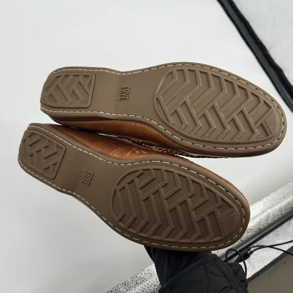 Frye Lewis Venetian Loafers in Tan
