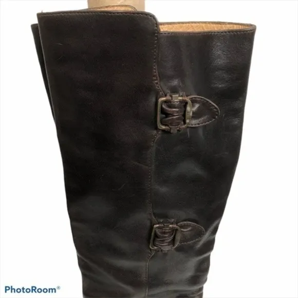 𝅺Frye tall brown boots