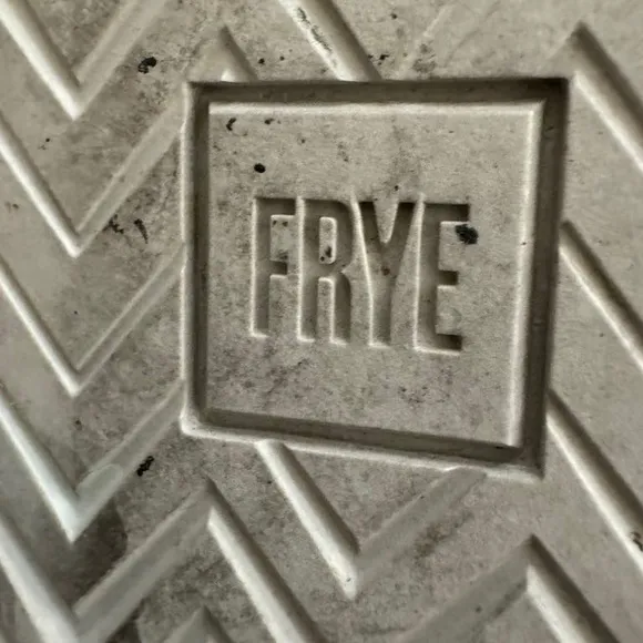 Frye White Sneakers Minimalist Lace-Up Design