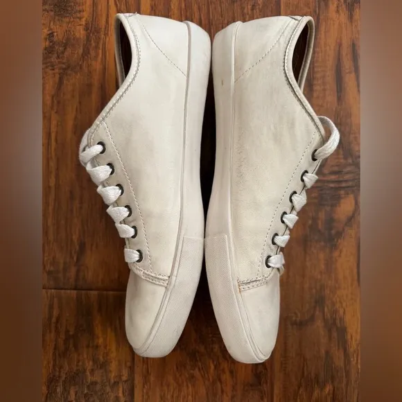 Frye White Sneakers Minimalist Lace-Up Design
