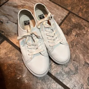FRYE Women's Gia White Low Top Lace Leather Sneakers
