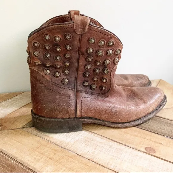Frye Wyatt Disc Distressed Leather Boots