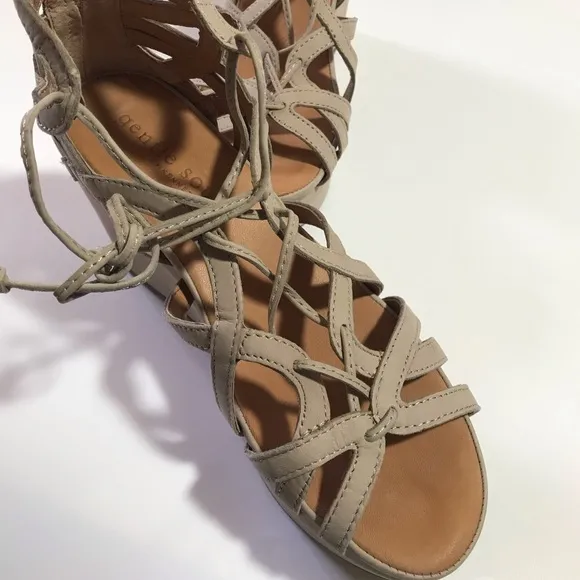 Gentle Souls  by Kenneth Cole Women's Joy Platform Wedge Sandals