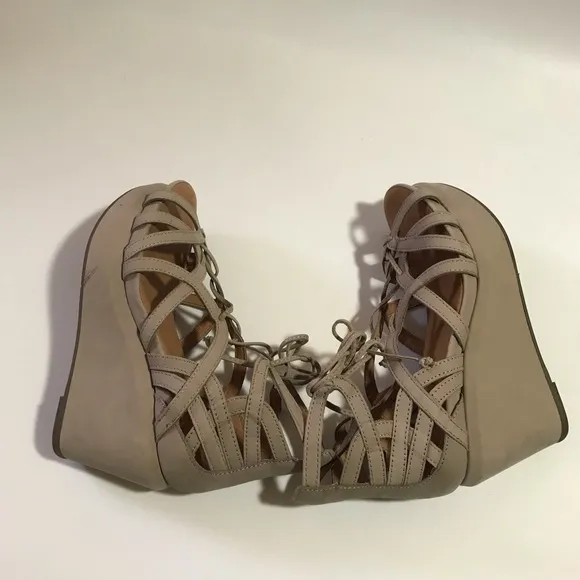 Gentle Souls  by Kenneth Cole Women's Joy Platform Wedge Sandals