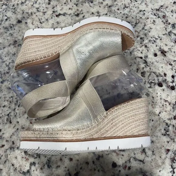 Gentle Souls By Kenneth Cole Womens Crista Espadrille Wedge Sandal Silver Size 8