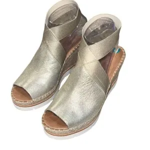 Gentle Souls By Kenneth Cole Womens Crista Espadrille Wedge Sandal Silver Size 8