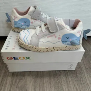 Geox Girls White Blue Whale Kilwi Sneakers US8/150mm