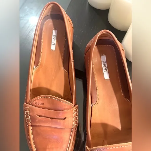 GEOX Respira, Gorgeous Leather Loafers, Excellent Condition, MSRP $160, EU40/US9