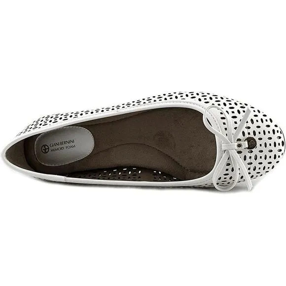 Giani Bernini Womens Odeysa2 Leather Closed Toe Loafers White size 6.5 M