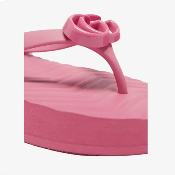 Gucci Pascar GG flip flops in pink size 42