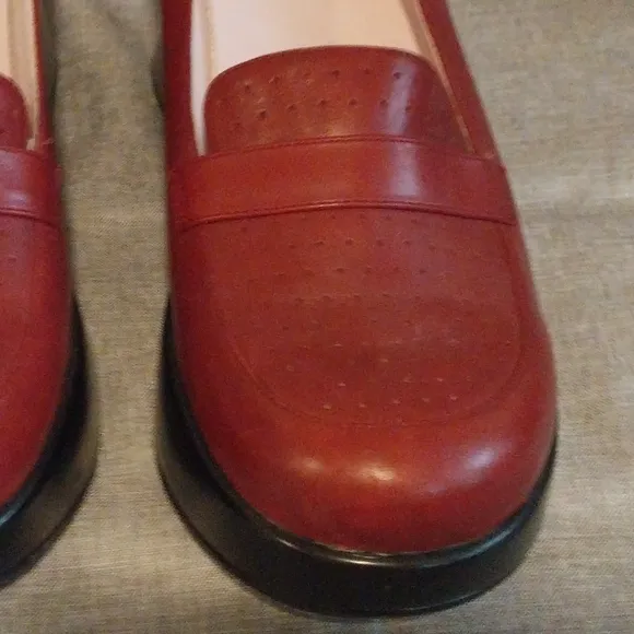 Guess by Marciano Red Leather Vintage Y2K Platform Loafers