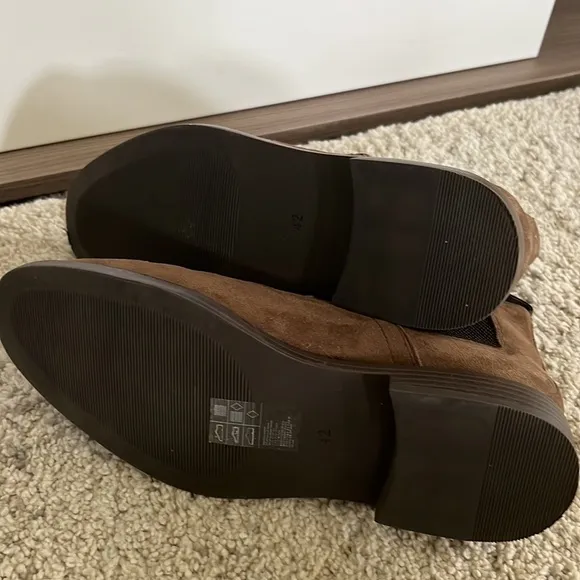 H&amp;M Suede Chelsea Boots Size 42 or 9