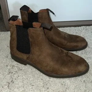 H&amp;M Suede Chelsea Boots Size 42 or 9