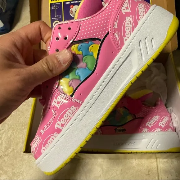 HeelysRezerve Low Peeps kids sneakers youth 4 brand new in box