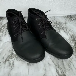 Helly Hansen Men's Landon Chukka Boots‎ in Black- Sz 11