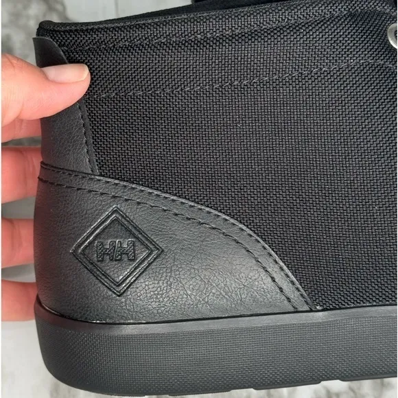 Helly Hansen Men's Landon Chukka Boots‎ in Black- Sz 11
