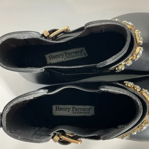 Henry Ferrera Marsala Women’s Black Gem Embellished Short Rain Boots Size 8.