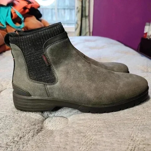 Hey Dude Scott Grip Mens Size 8 Shoes Total Black Gray Chelsea Boots Comfort