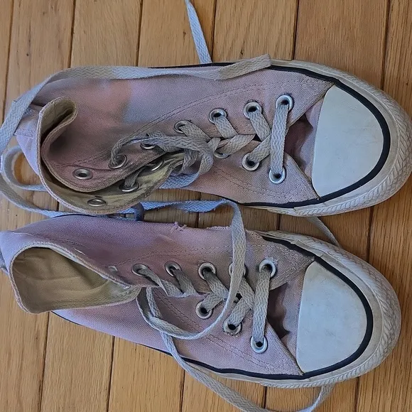 High-Top Converse Sneakers White Or Pink Mens 6 Women's 8 Used Loved