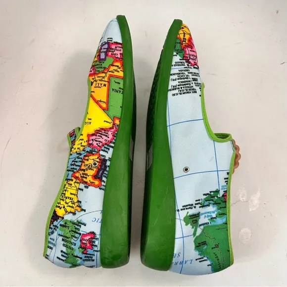 HOT CHOCOLATE Bon Voyage Women Mary Jane Globe Print Flats Size 40 us 10 NWT