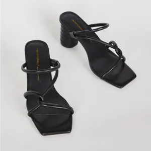 Intentionally Blank Kamill Heel Black Leather 10