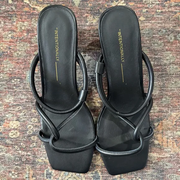 Intentionally Blank Kamill Heel Black Leather 10