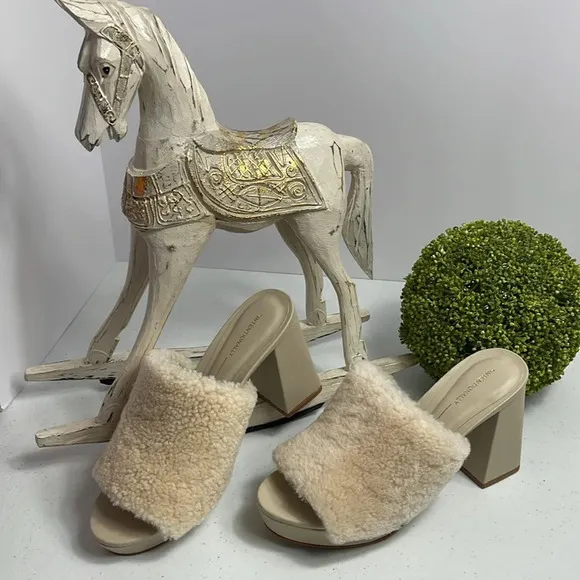 INTENTIONALLY BLANK Women’s Tian Faux Shearling Slide Sandal Cream-SZ 8.5-9