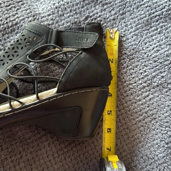 JBU by Jambu Nelly Black Cutout Wedge Sandals Size 9 Memory Foam Comfort Zip