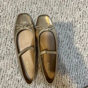 JCrew Mary Janes flats size 8m