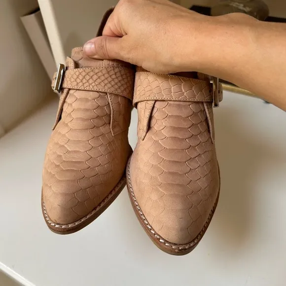 Jeffrey Campbell Croc Embossed Leather Loafers Size 9.5