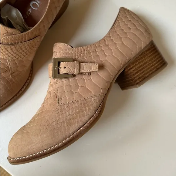 Jeffrey Campbell Croc Embossed Leather Loafers Size 9.5