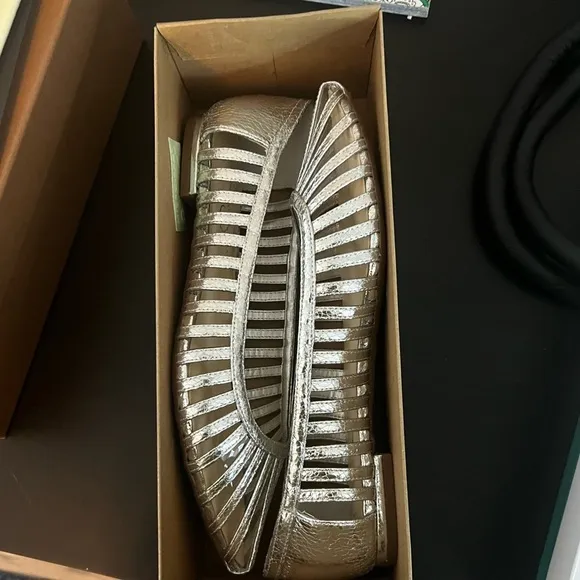 JESSICA SIMPSON CRINAH vegan sliver flats