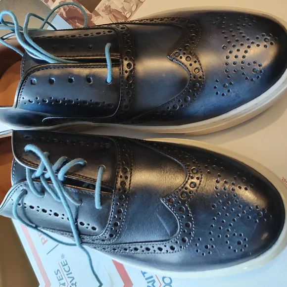 Johnston &amp; Murphy Blue Leather Sneakers with Brogue Detailing